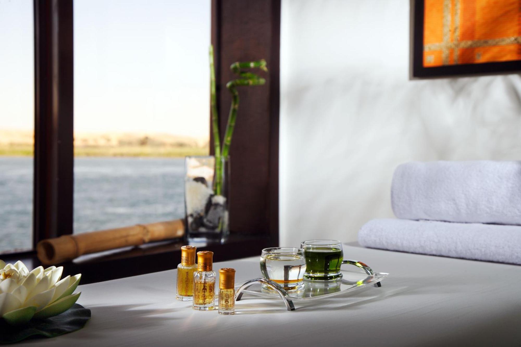 Moevenpick Royal Lotus Nile Cruise, Every Monday Four Nights From Luxor, Every Friday Three Nights From Aswan - Including Excursions & Sightseeing Ngoại thất bức ảnh