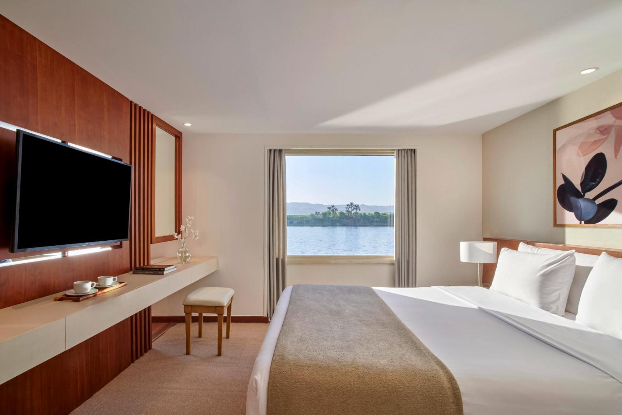 Moevenpick Royal Lotus Nile Cruise, Every Monday Four Nights From Luxor, Every Friday Three Nights From Aswan - Including Excursions & Sightseeing Ngoại thất bức ảnh